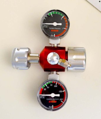 Luftpåfylder med manometer Luftpåfylder med manometer